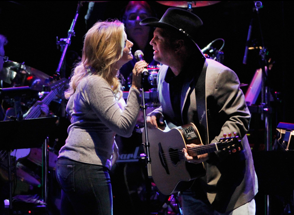 Garth Brooks & Trisha Yearwood at Wells Fargo Arena