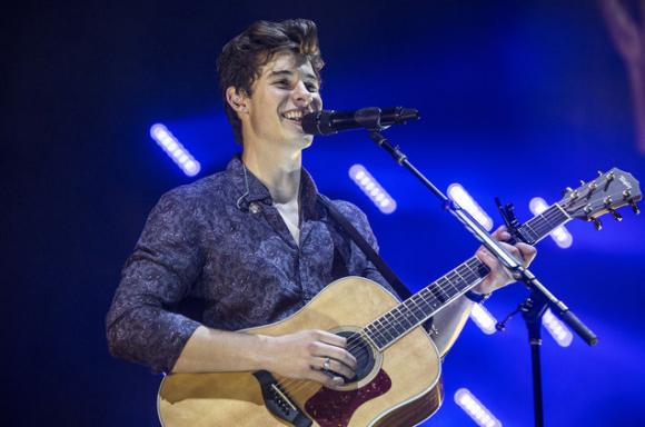 Shawn Mendes at Wells Fargo Arena